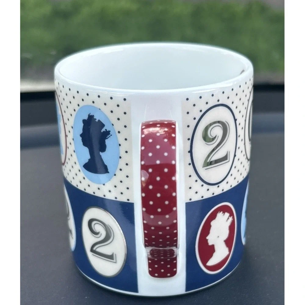 Royal Collection Trust Queen Elizabeth II 2022 Machin Mug. Platinum Jubilee Tea